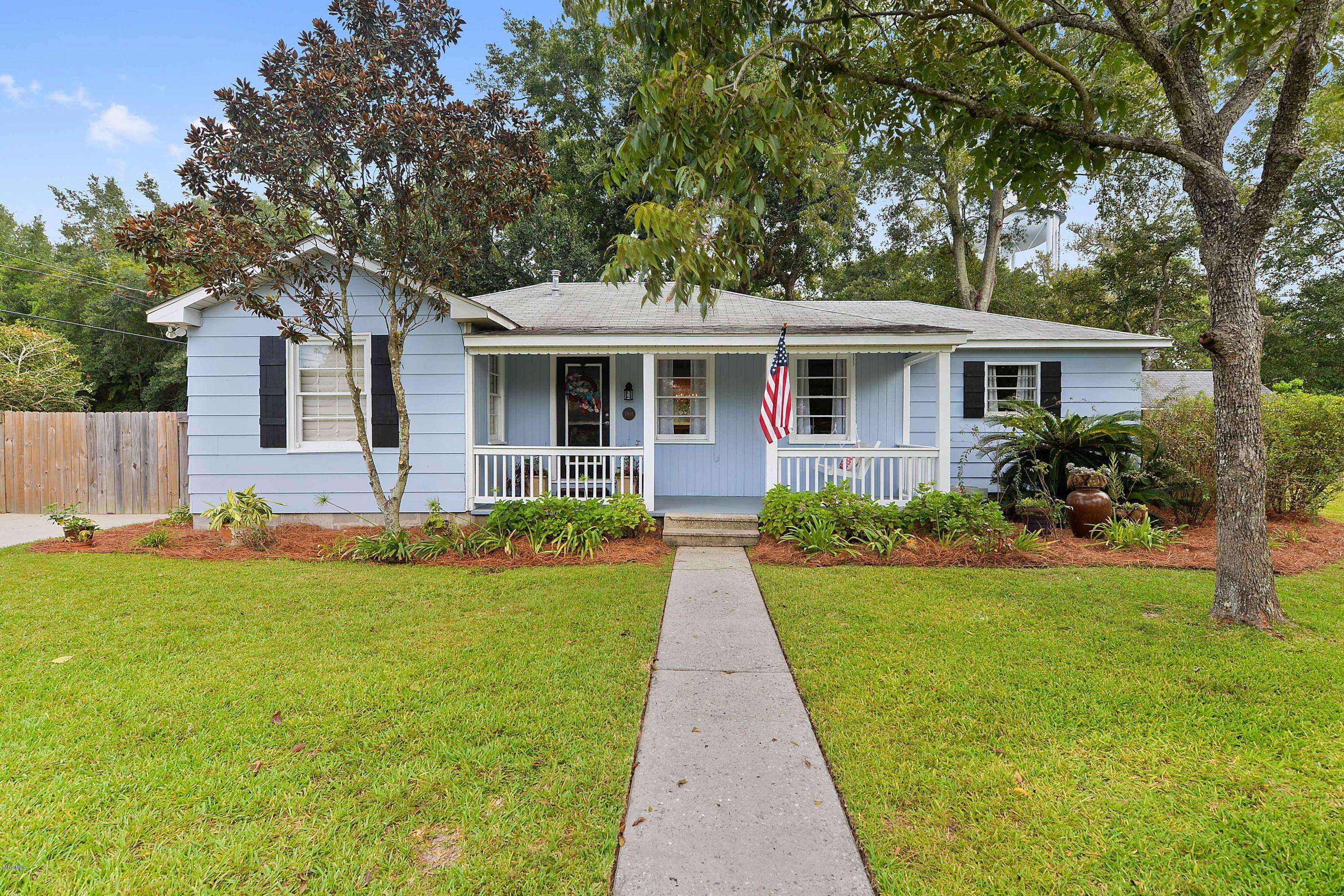 1901 Stuart Avenue, Ocean Springs, MS 39564