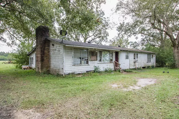 1207 Moffett Annex Road, Lucedale, MS 39452