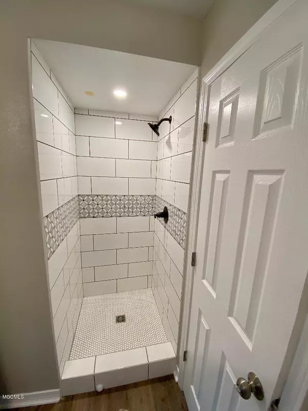 Long Beach, MS 39560,7242 Bosarge Road