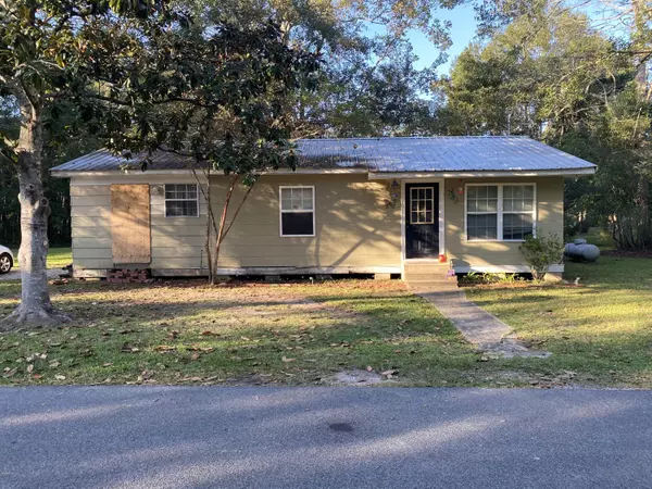 9111 Orange Lake Road, Moss Point, MS 39562