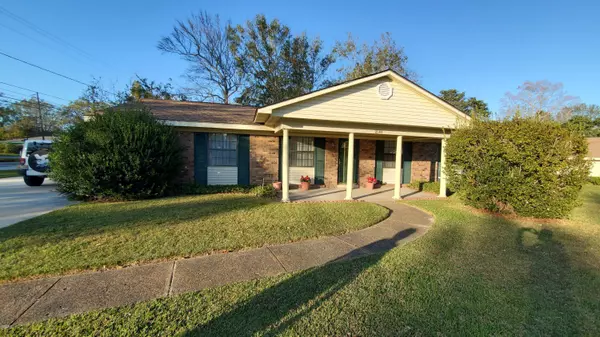 2501 Englewood Road, Ocean Springs, MS 39564