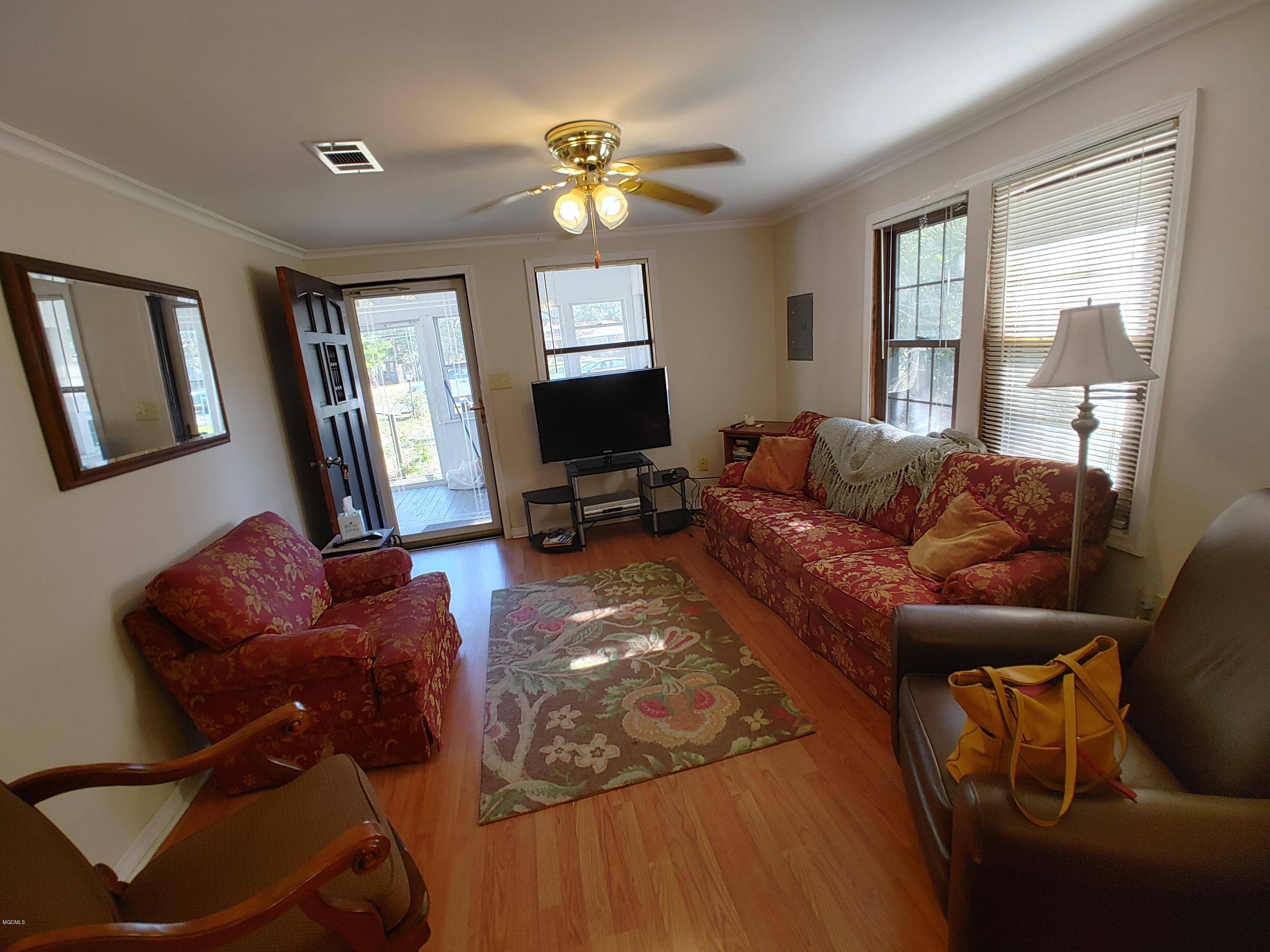 Pascagoula, MS 39581,907 22nd Street