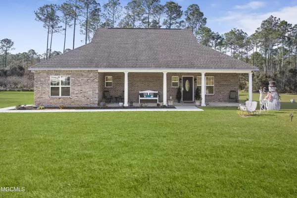 13443 Larue Road, Ocean Springs, MS 39565