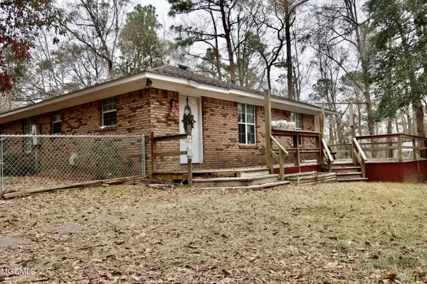 21520 Darling Road, Pass Christian, MS 39571