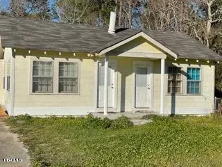 8308 Holiday Drive, Ocean Springs, MS 39564