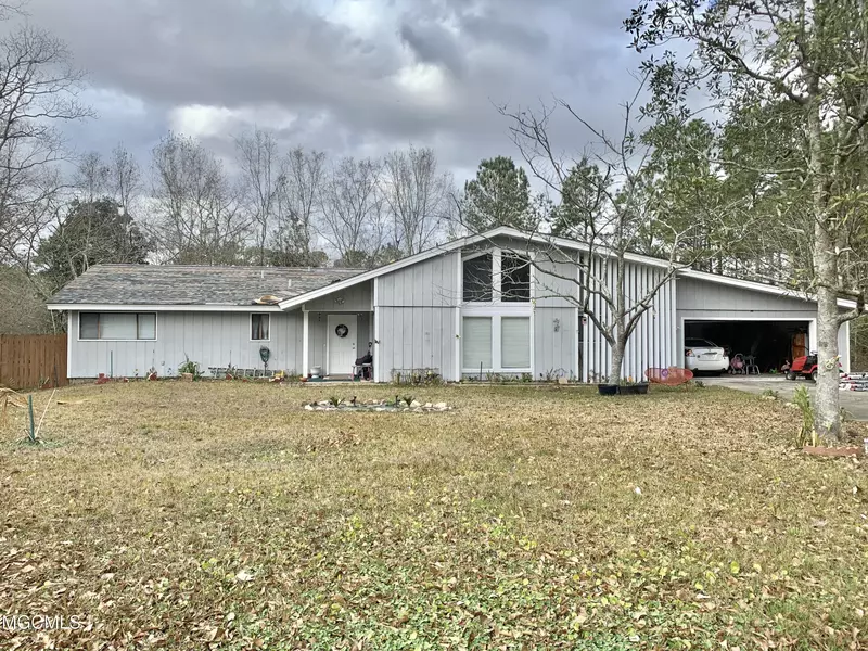 1524 Sioux Bayou Drive, Gautier, MS 39553