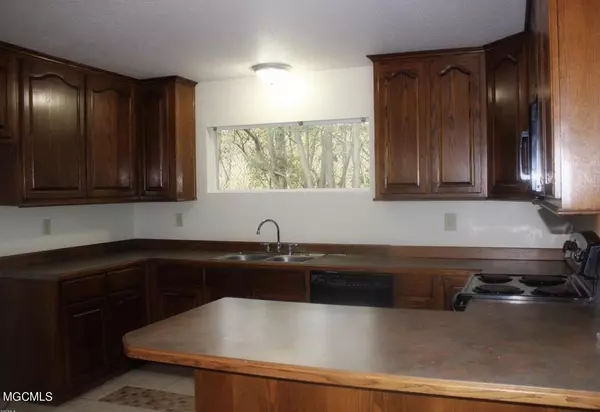 D'iberville, MS 39540,10437 Seymour Avenue