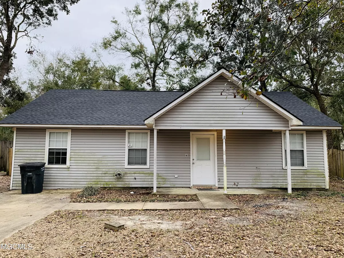 Ocean Springs, MS 39564,813 Orange Street