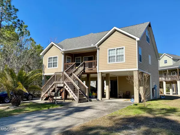 100 Poinsetta, Pass Christian, MS 39571