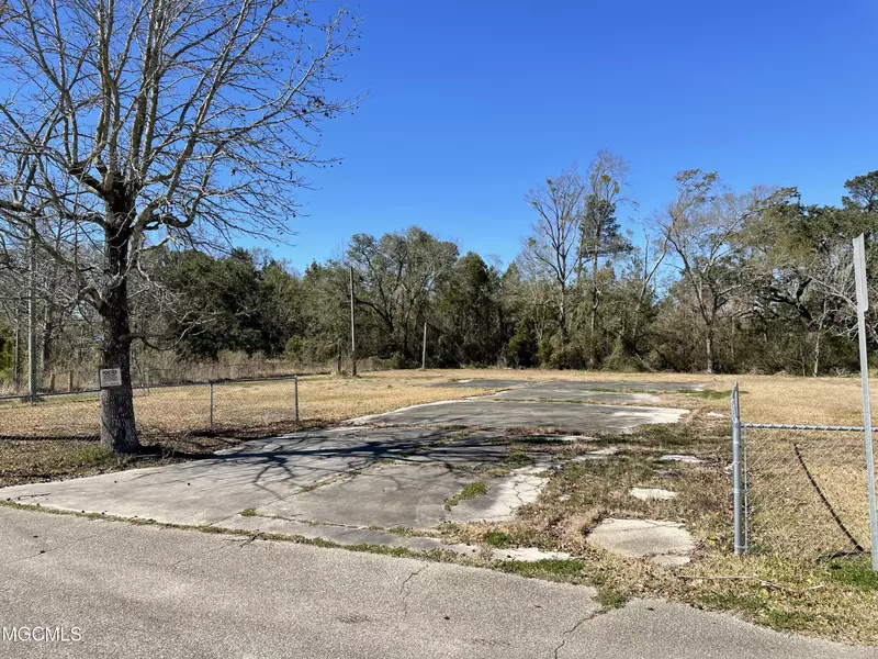 9493 Hosli Circle, D'iberville, MS 39540