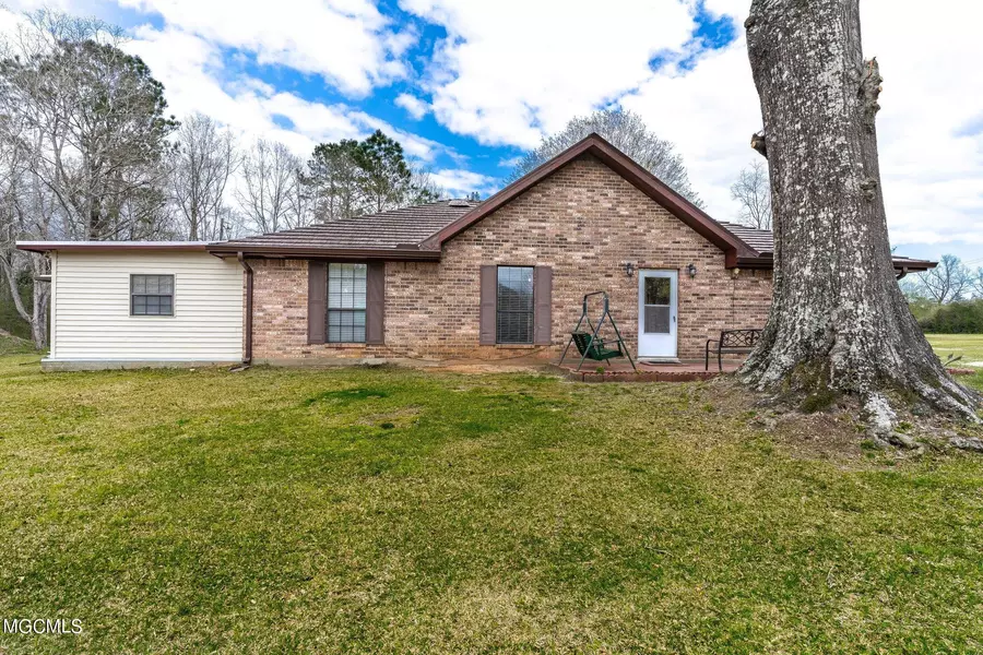 22 Mandi Lane, Carriere, MS 39426