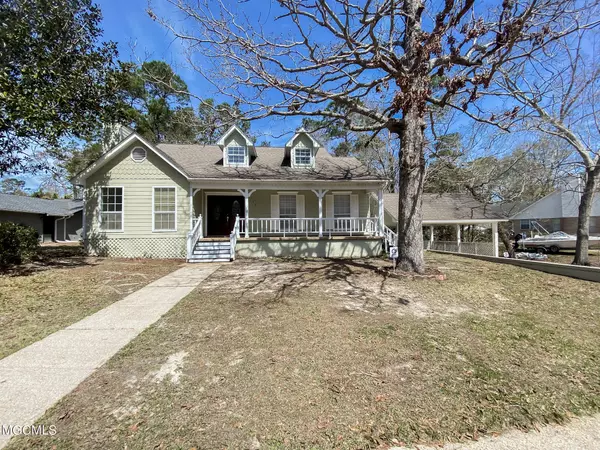 108 Reynolds Circle, Ocean Springs, MS 39564