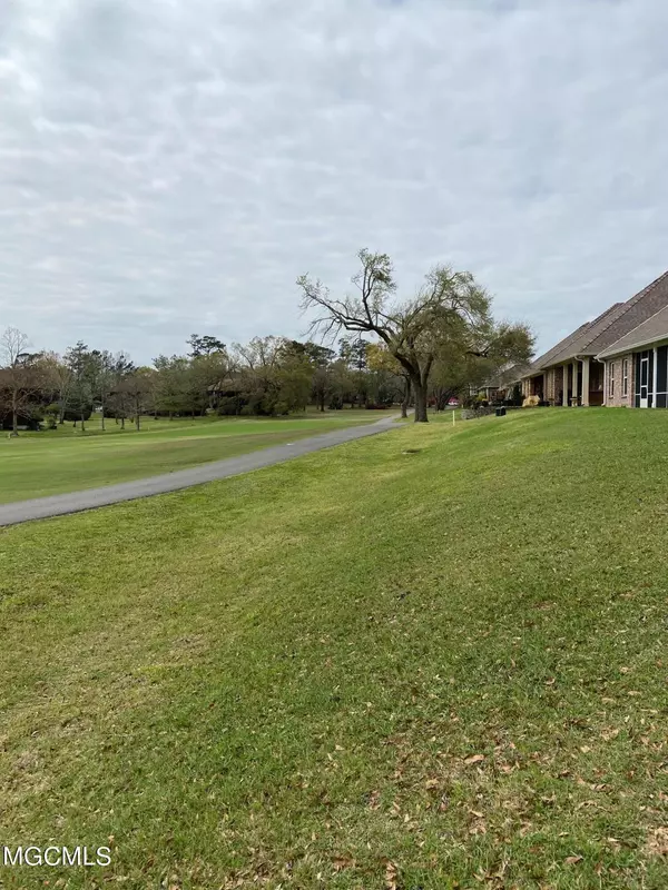 Diamondhead, MS 39525,228 Fairway Villas Circle #Lot 11