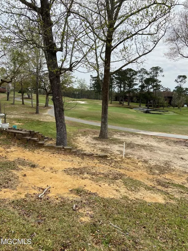 Diamondhead, MS 39525,228 Fairway Villas Circle #Lot 11