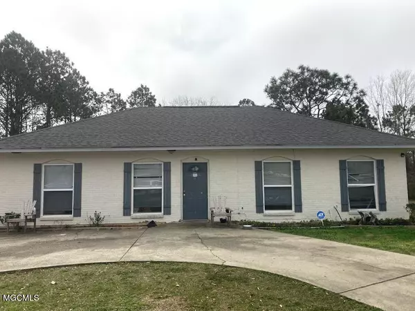 82 Holly Circle, Gulfport, MS 39501