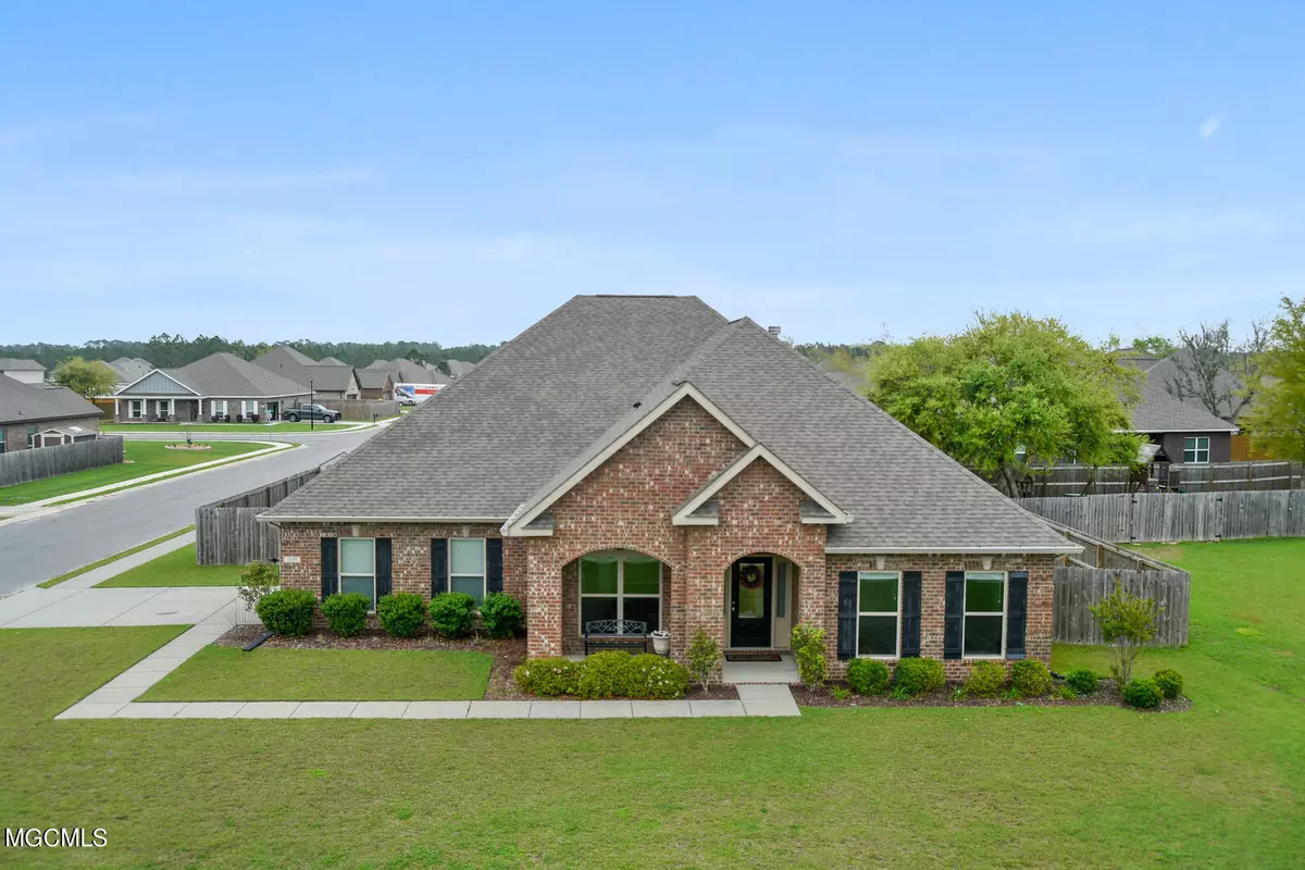 Ocean Springs, MS 39564,1009 Prairiegrass Court