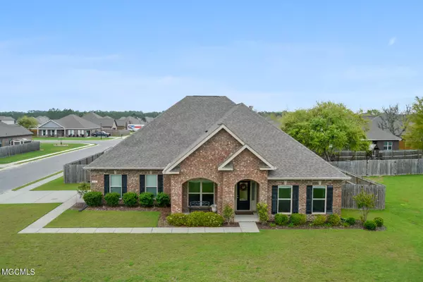 1009 Prairiegrass Court, Ocean Springs, MS 39564