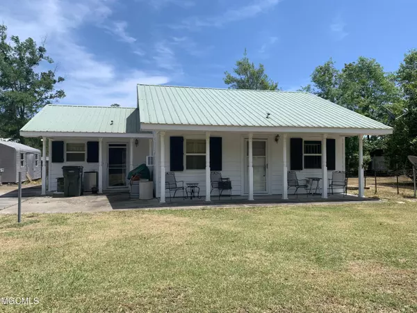 17016 Azalea Street, Kiln, MS 39556