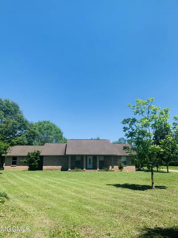 130 Hideway Lane, Lucedale, MS 39452