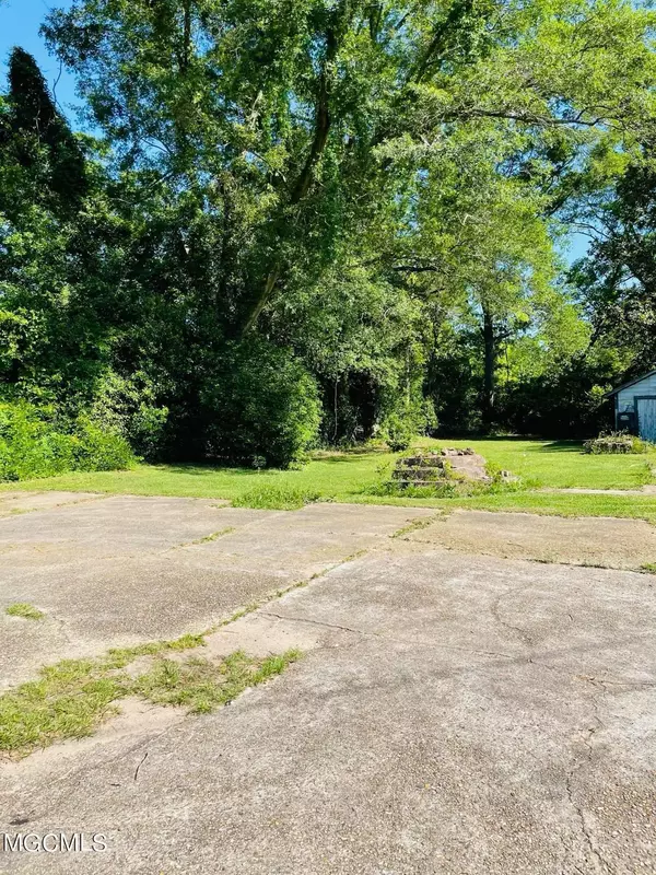 Lucedale, MS 39452,0 Ratliff Street