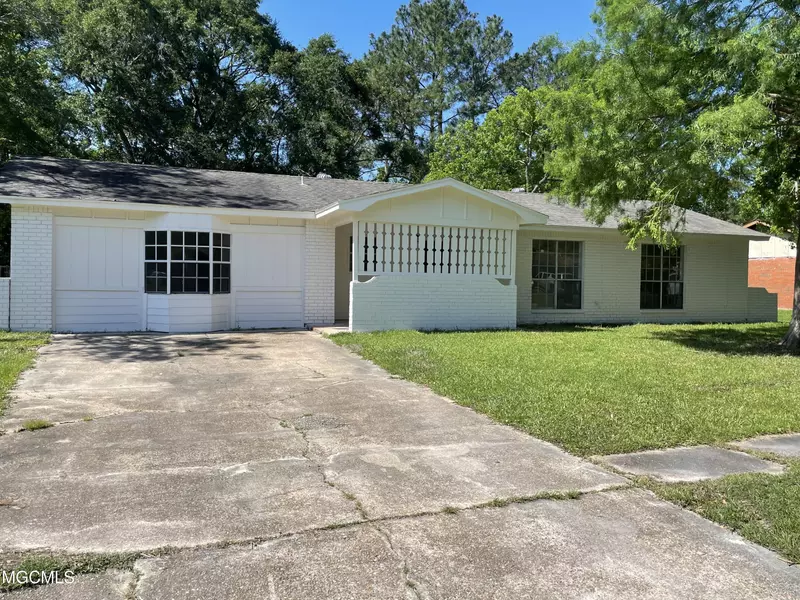 2525 Avenido Del Pinar Street, Gautier, MS 39553