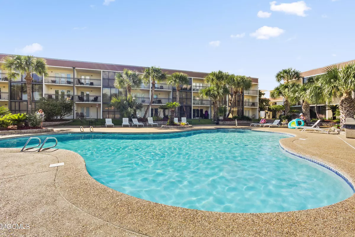 Biloxi, MS 39531,2046 Beach Boulevard #319