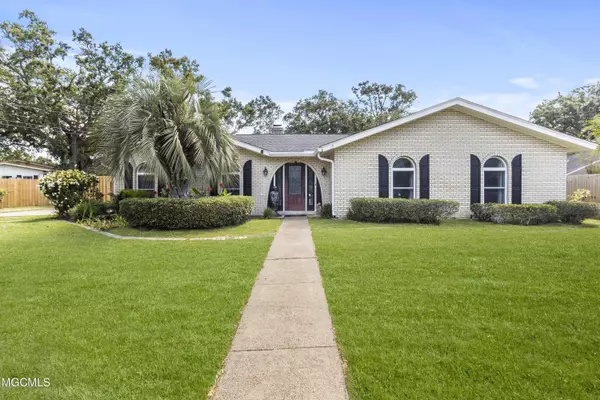 4 Holly Cove, Gulfport, MS 39507