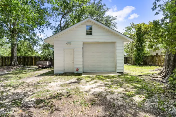 Ocean Springs, MS 39564,6015 Montacilla Circle