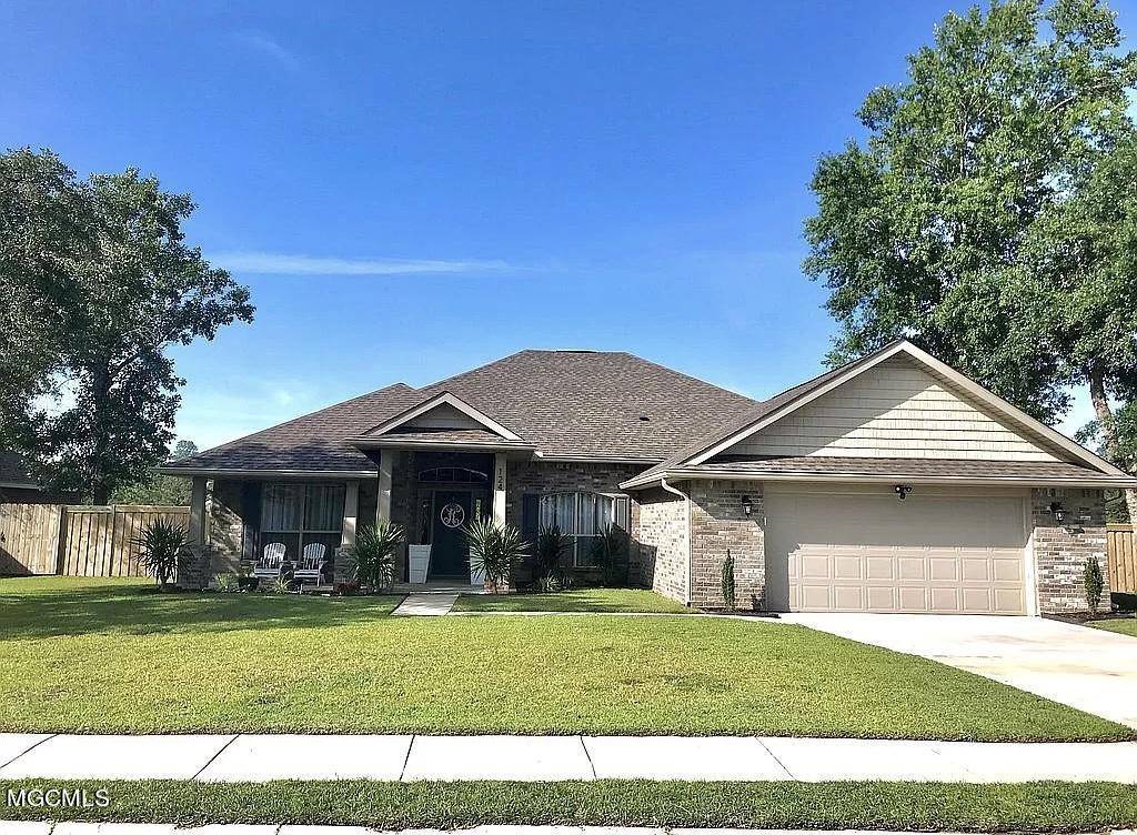 124 Saltmeadow Circle, Ocean Springs, MS 39564