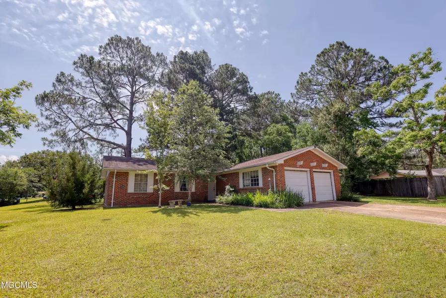 5000 Deerfield Drive, Gautier, MS 39553