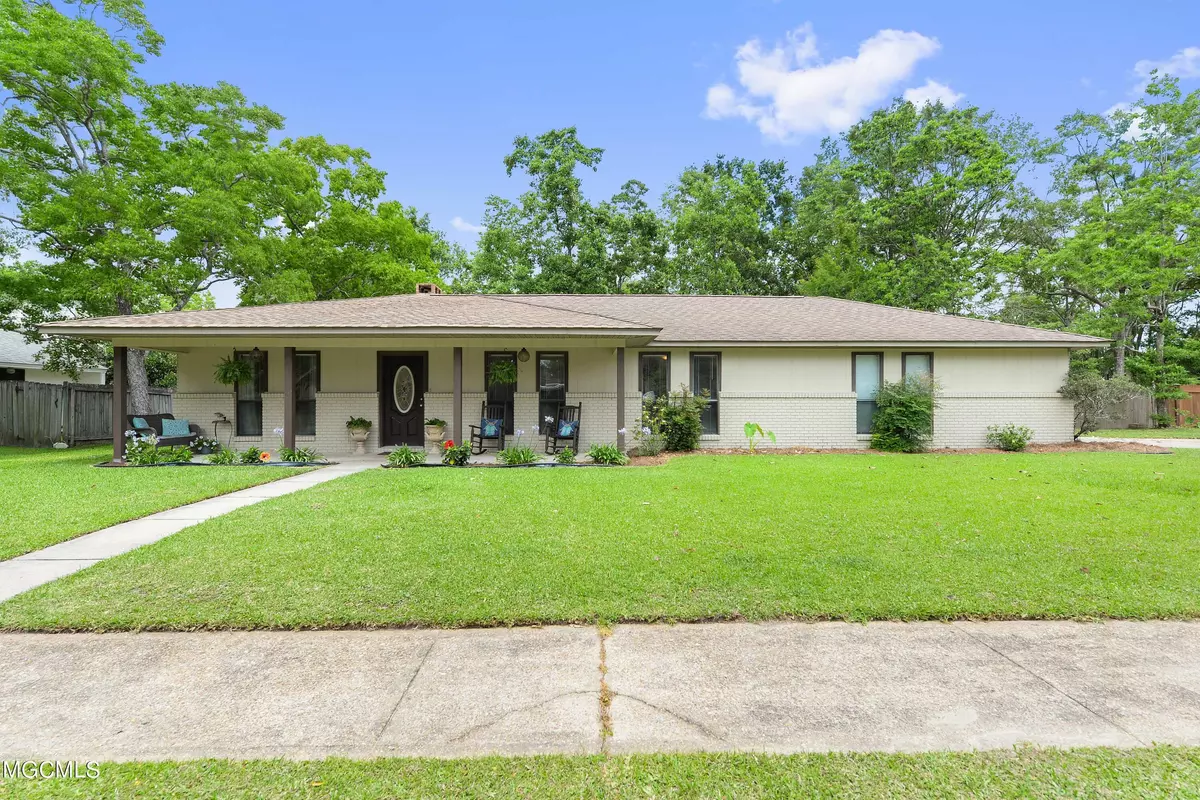 Ocean Springs, MS 39564,112 Lynne Therese Circle