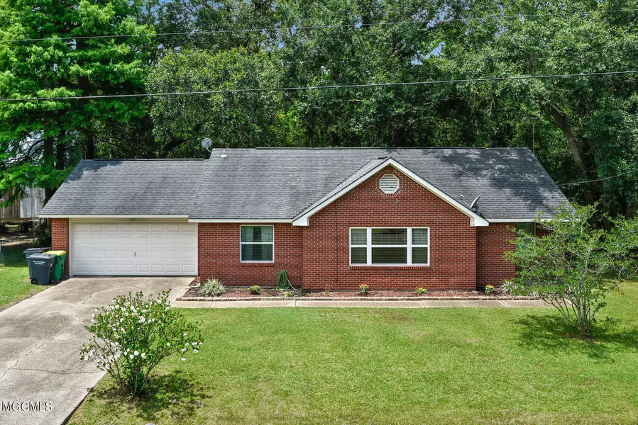 3225 Riverbend Road, Moss Point, MS 39562