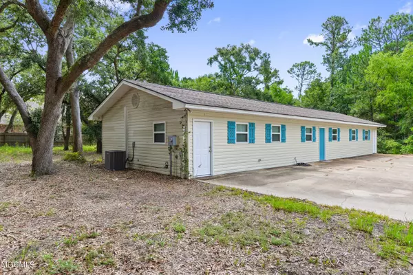 Ocean Springs, MS 39564,7105 Fountainbleau Road