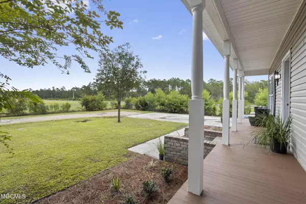 Ocean Springs, MS 39564,8625 Live Oak Avenue