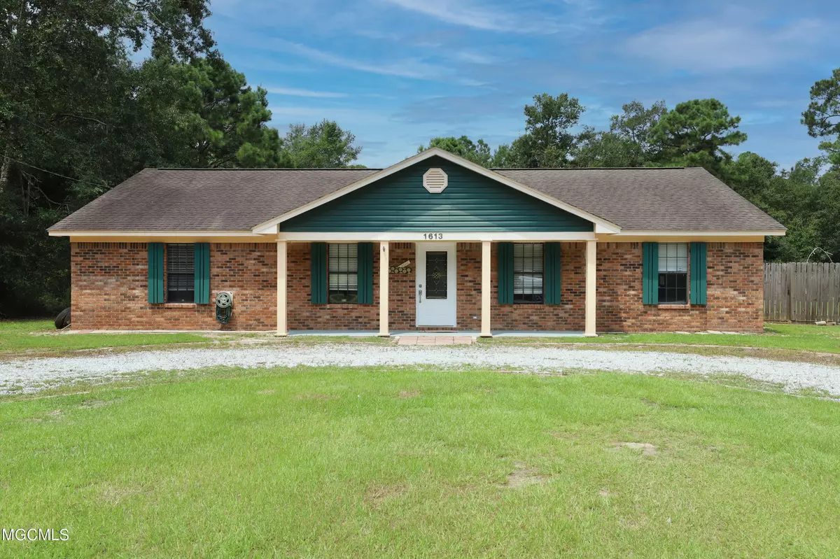 Ocean Springs, MS 39564,1613 Brown Street