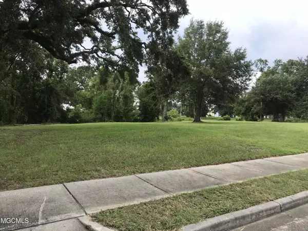 321 2nd Street, Gulfport, MS 39507