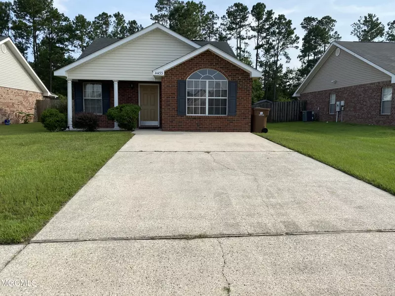 4433 Wigwam Dr, D'iberville, MS 39540