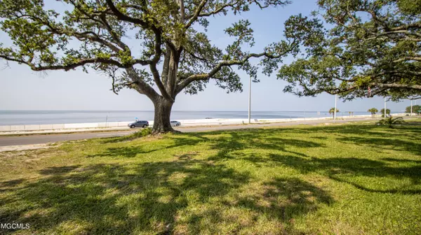 2526 Beach Boulevard, Biloxi, MS 39531