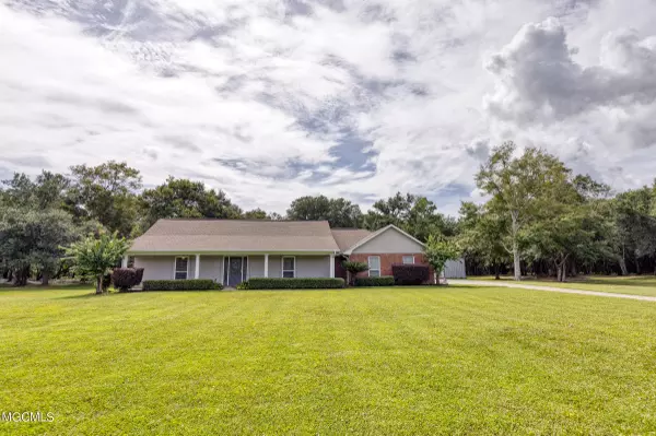 3021 Hamill Farm Road, Ocean Springs, MS 39564