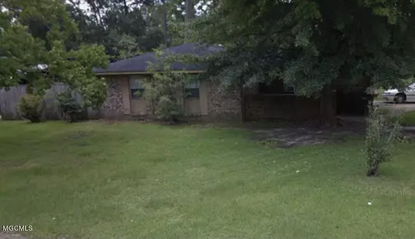 1513 Riverside Drive, Gautier, MS 39553