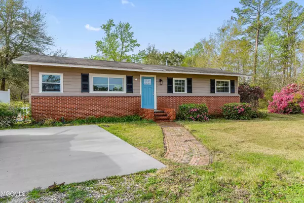 8917 Ocean Springs Road, Ocean Springs, MS 39564