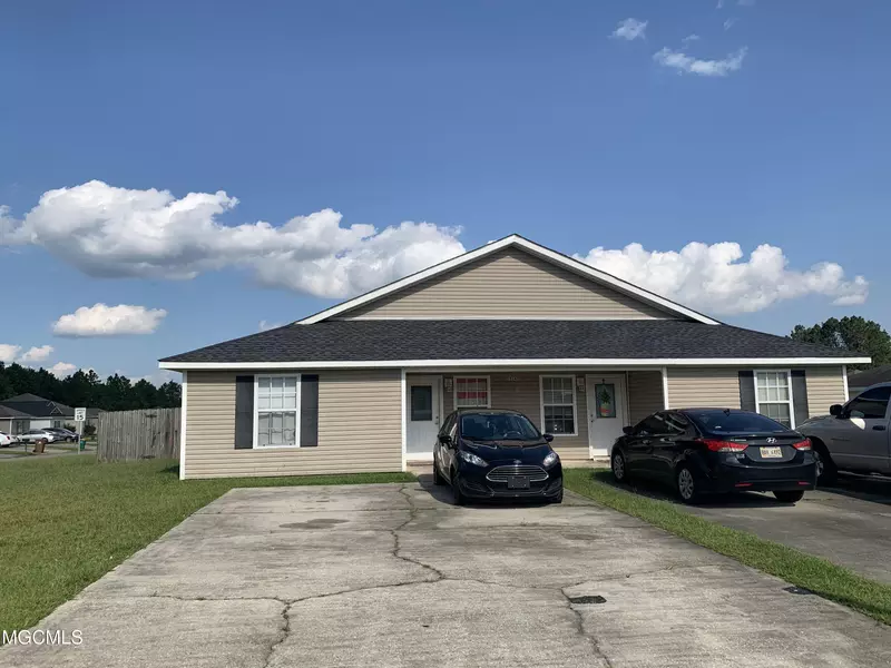 15142 Janus Road #A & B, D'iberville, MS 39540