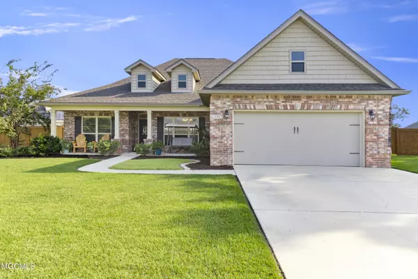 129 Saltmeadow Circle, Ocean Springs, MS 39564