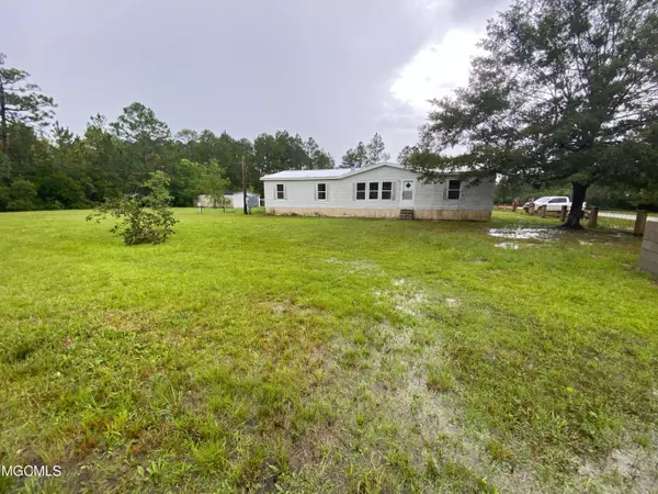 6351 Sandy Creek Rd, Biloxi, MS 39532
