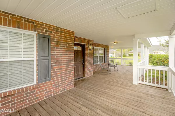 Ocean Springs, MS 39564,3511 Farrington Court