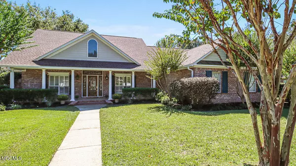 122 Surgeres Place, Ocean Springs, MS 39564