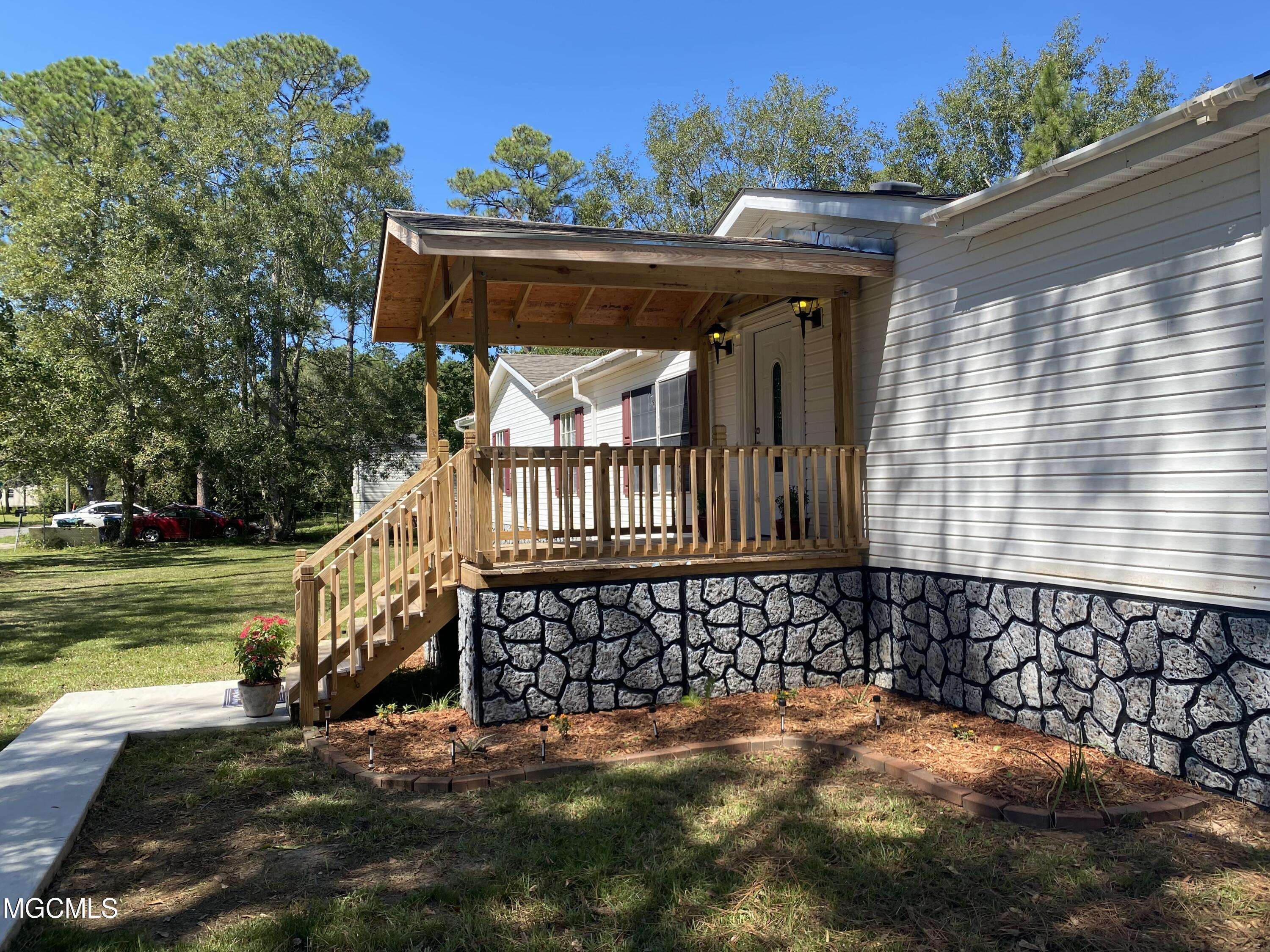 Gautier, MS 39553,1624 Hastings Road