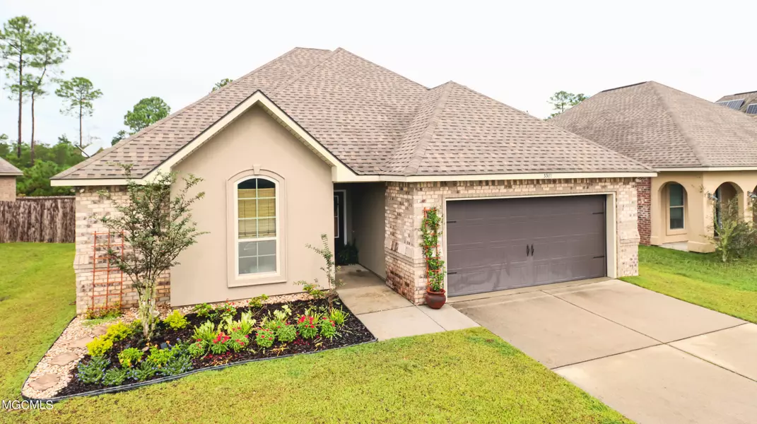 3981 David Lane, D'iberville, MS 39540