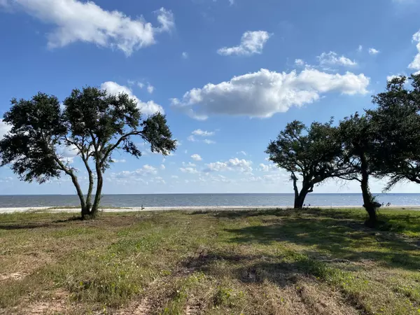 1315 E Beach Boulevard, Pass Christian, MS 39571