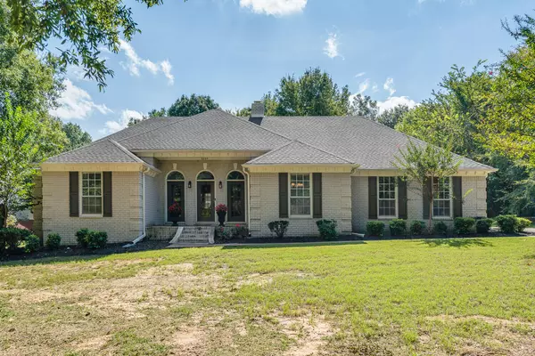 8669 Windersgate Drive, Olive Branch, MS 38654